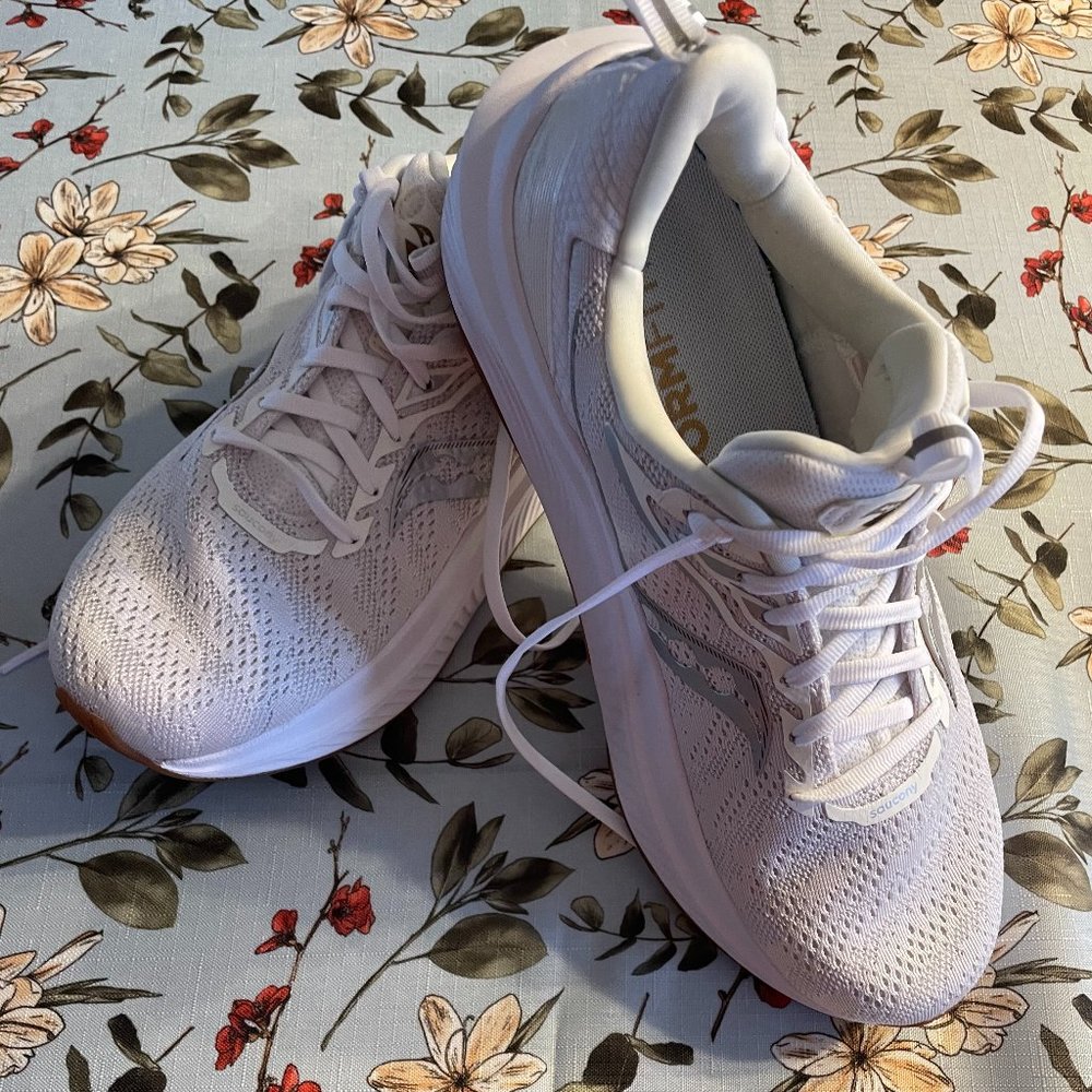 Saucony Echelon 9 Womens Size 10 - Like New with Box!